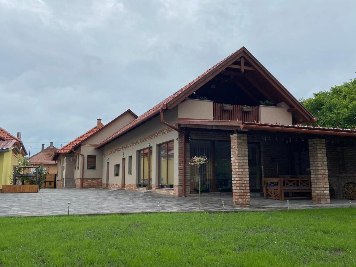 Hotel Benige Vendeghaz Demjén Exterior foto
