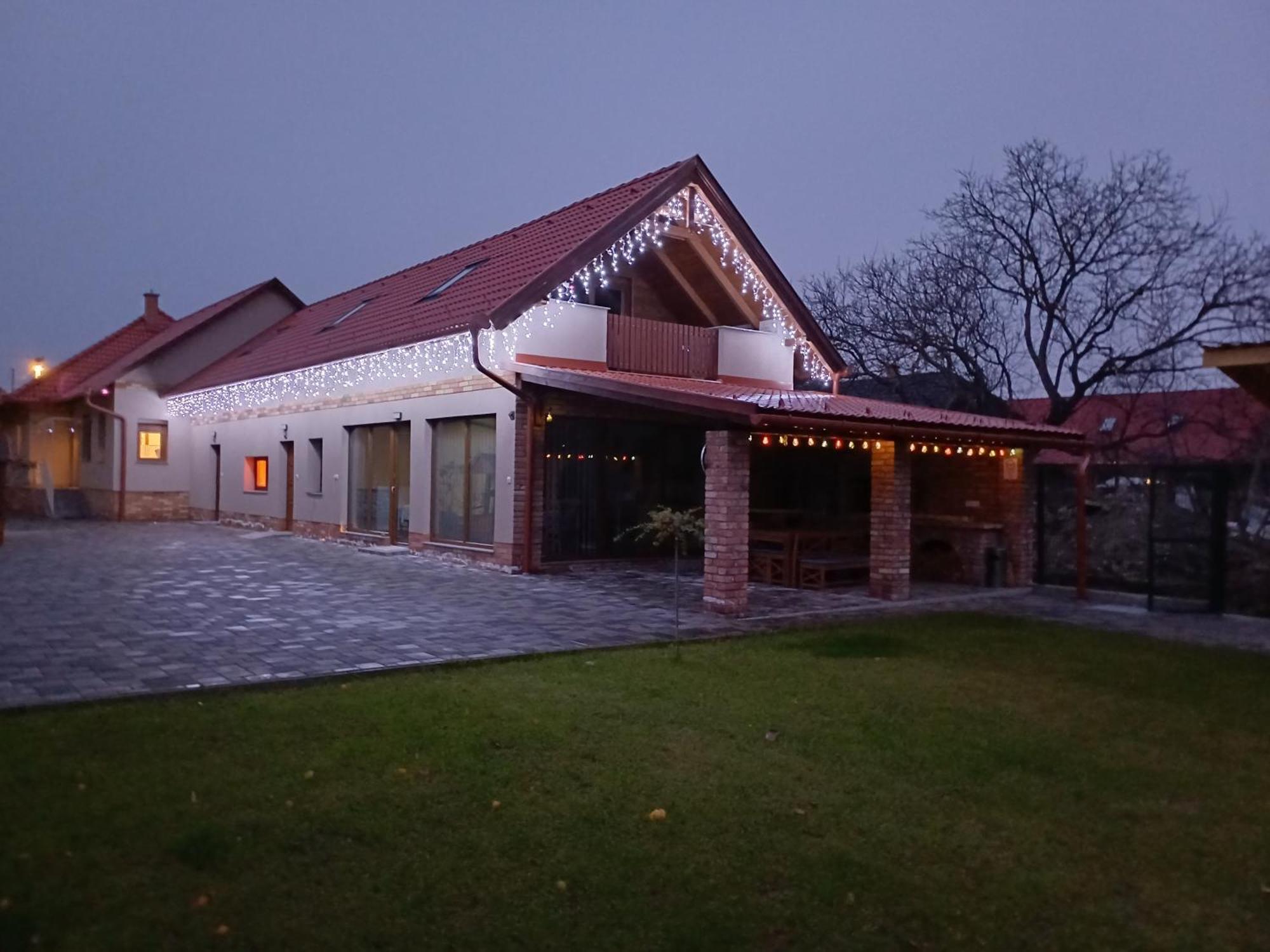 Hotel Benige Vendeghaz Demjén Exterior foto